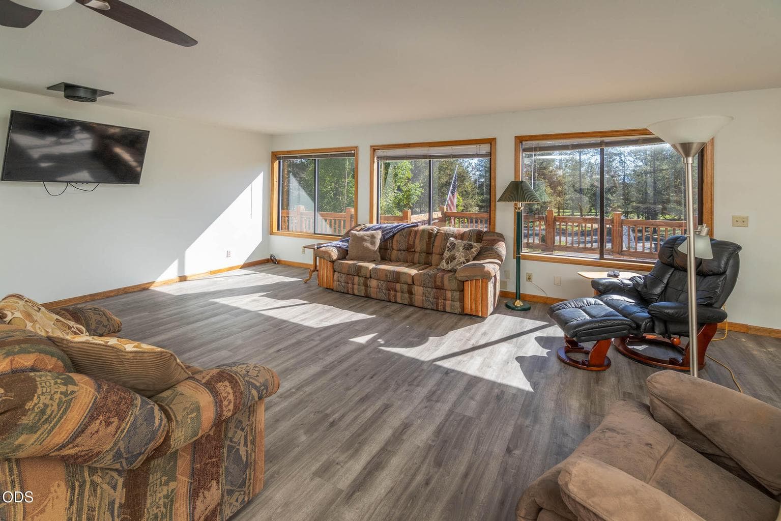 Photo of 52971 Bridge Drive 7 of 32