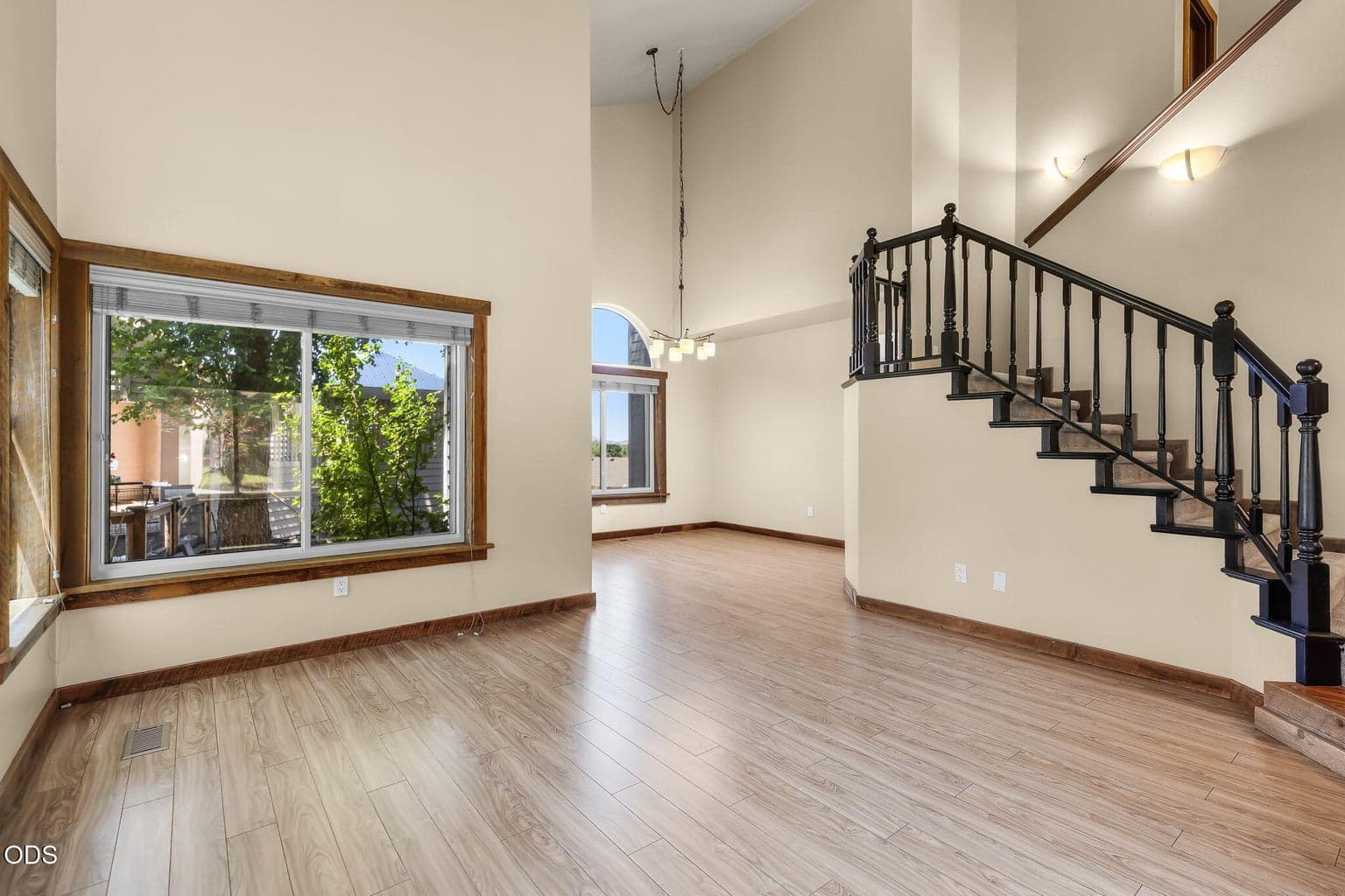 Photo of 2486 SW Valleyview Drive SW 19 of 55