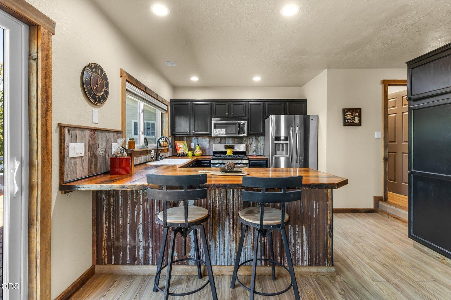 Photo of 2486 SW Valleyview Drive SW 8 of 55