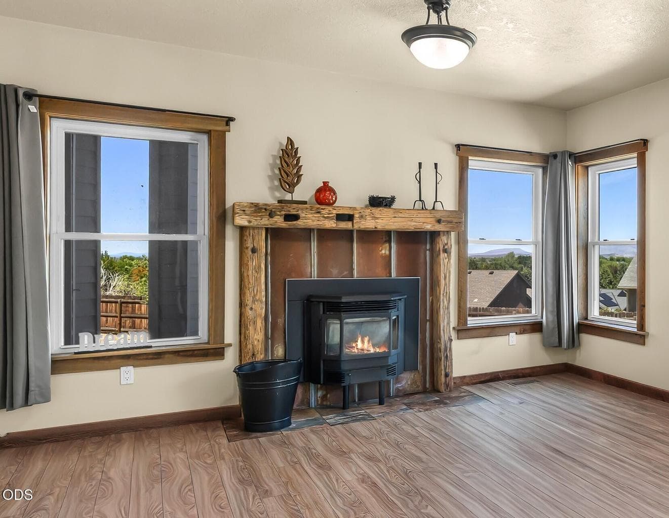 Photo of 2486 SW Valleyview Drive SW 13 of 55