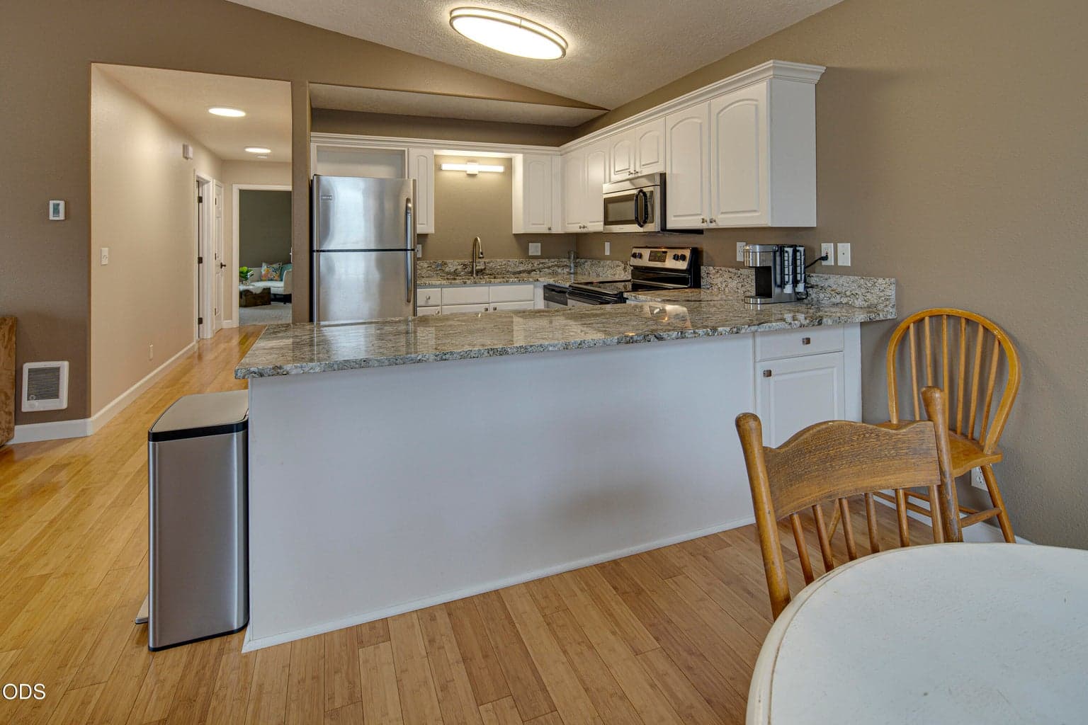 Photo of 747 E Black Butte Avenue 8 of 20