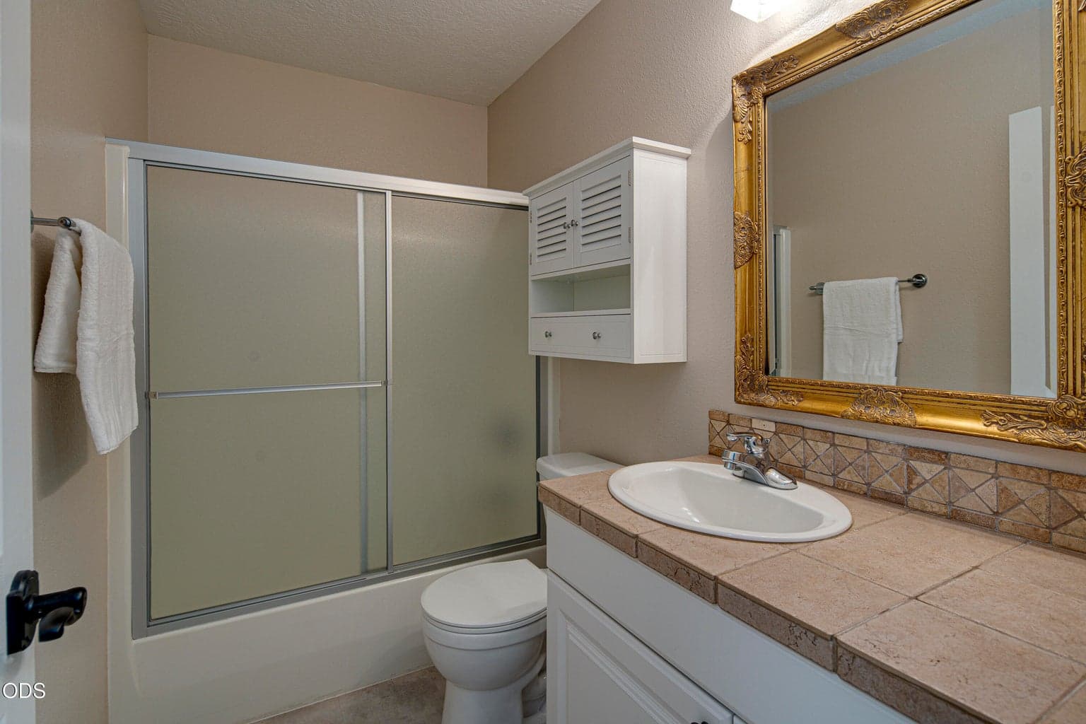Photo of 747 E Black Butte Avenue 16 of 20