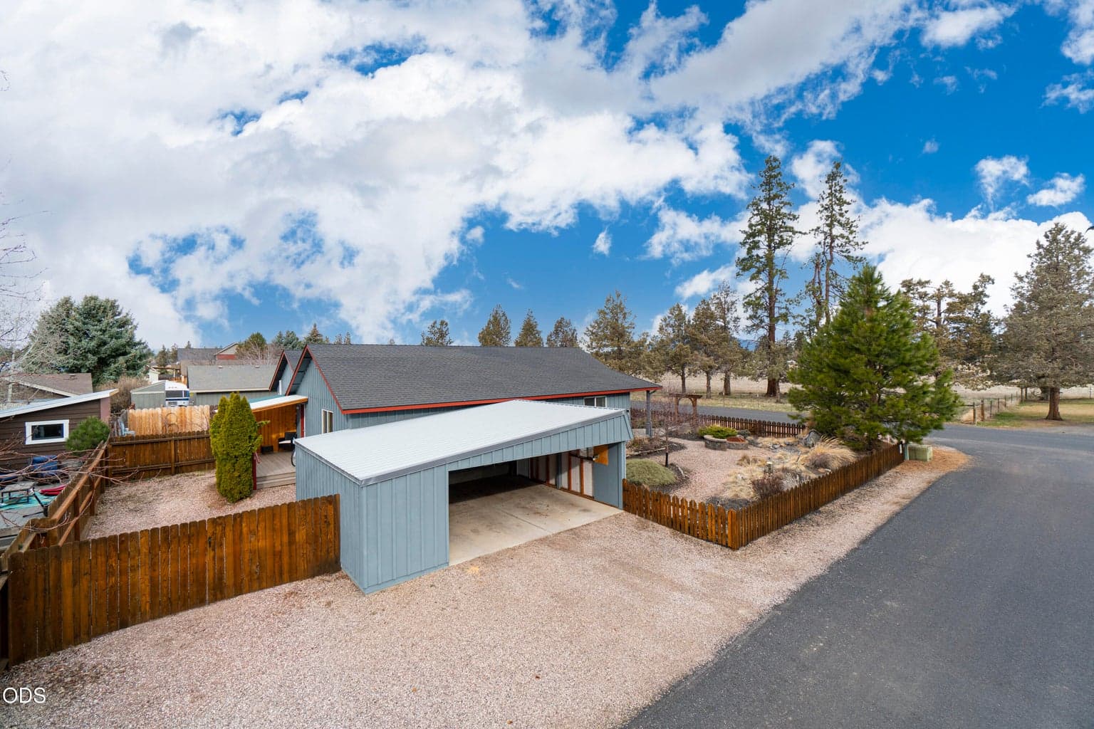 Photo of 747 E Black Butte Avenue 19 of 20