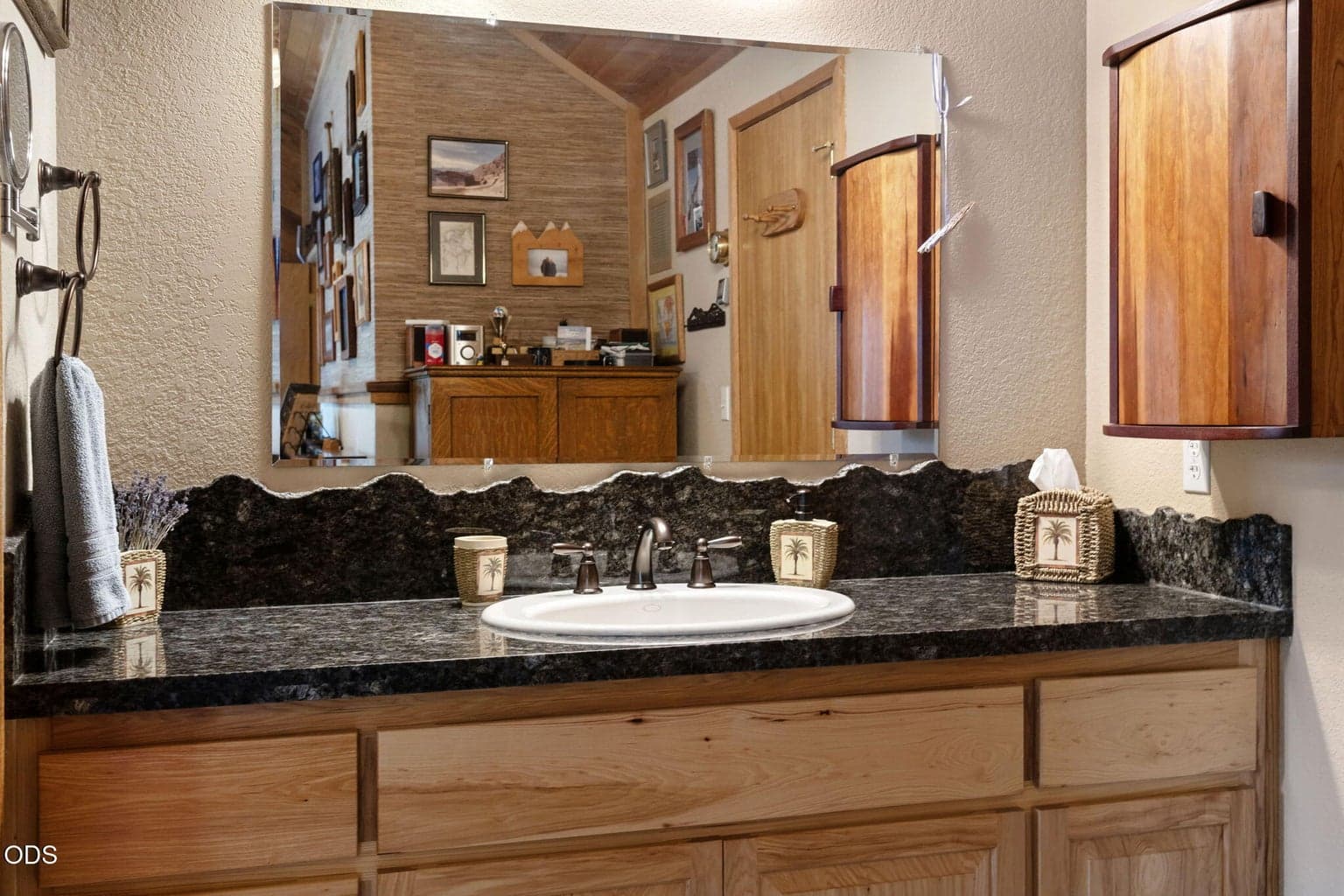 Photo of 63517 JD Estates Drive 13 of 27