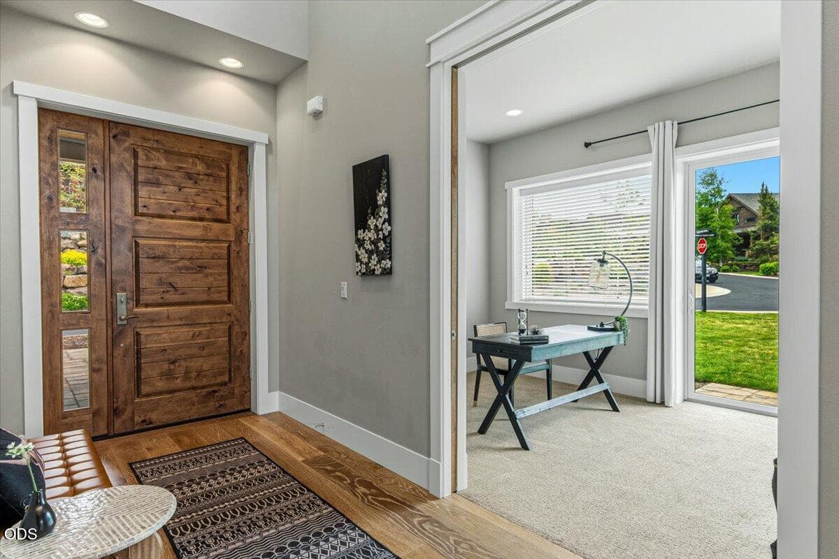 Photo of 61333 Kindle Rock Loop 13 of 53