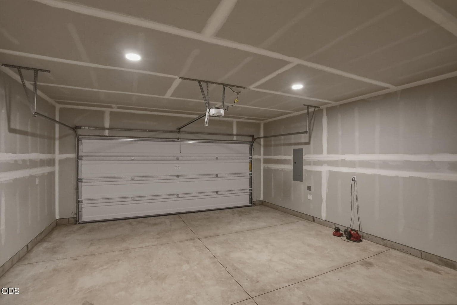 Attached 2 car garage
