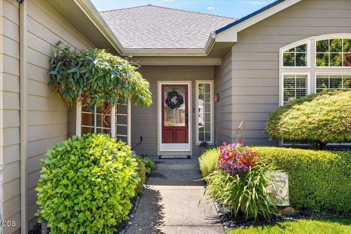 Photo of 523 Meadowbrook 2 of 35