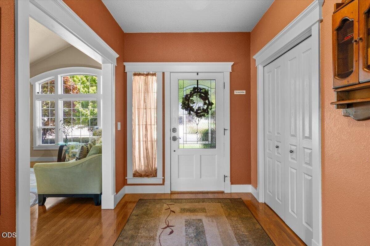 Photo of 523 Meadowbrook 3 of 35
