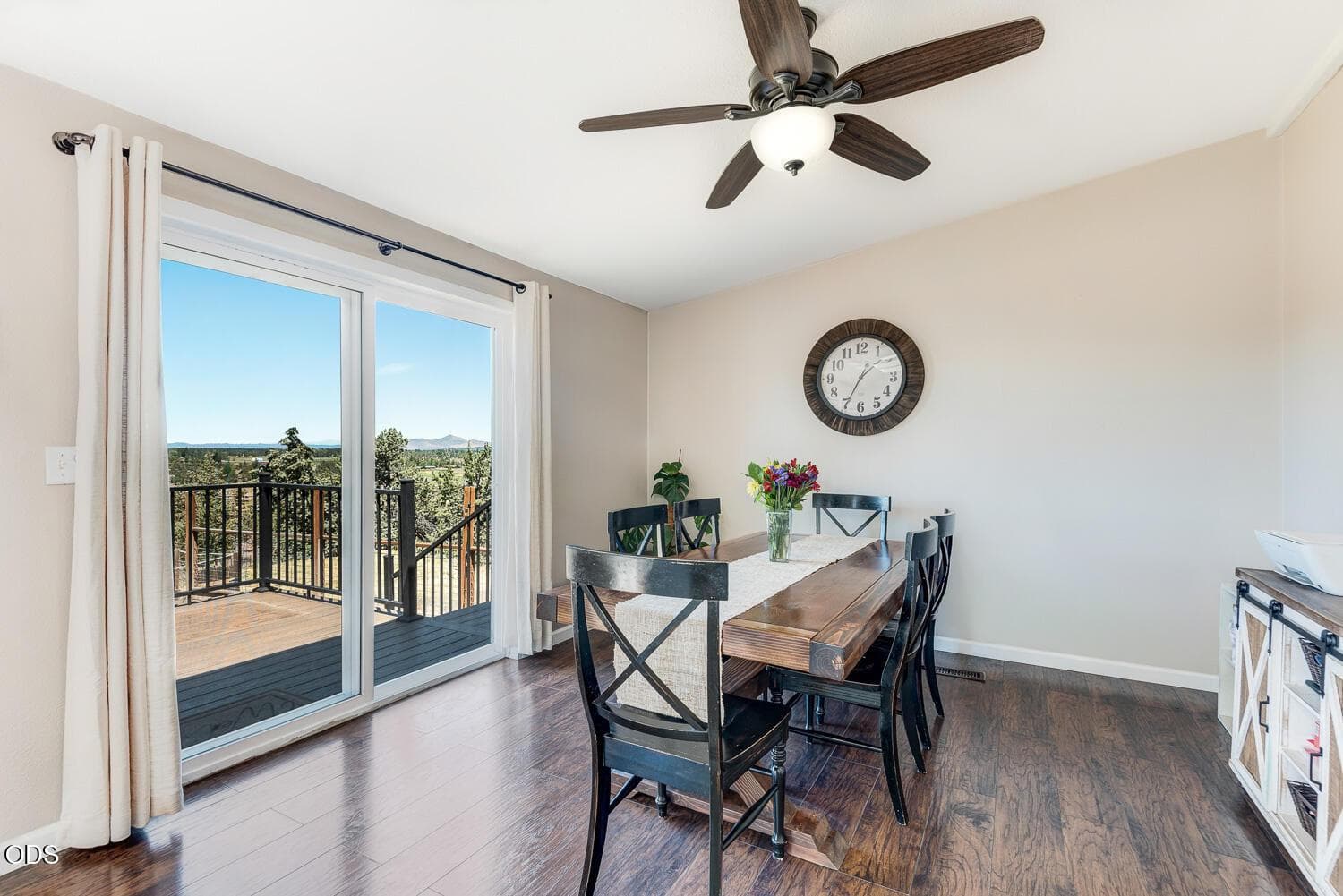 Photo of 21180 Arid Avenue 9 of 39