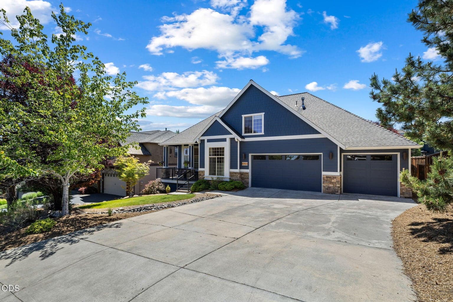 Photo of 629 Powell Butte 2 of 42