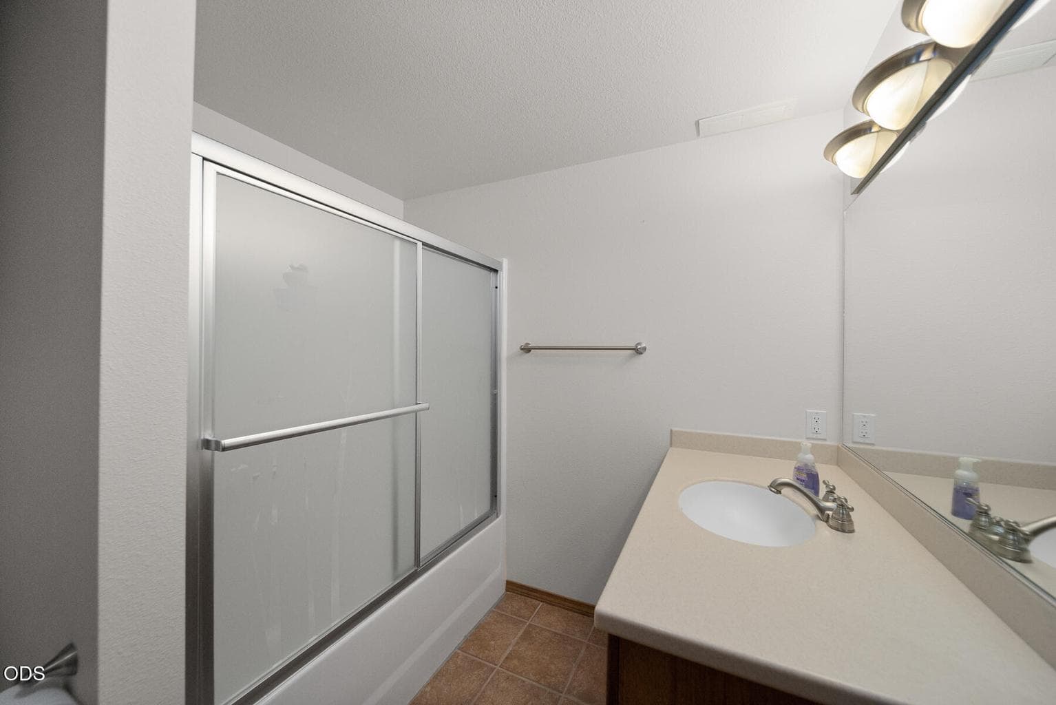 Photo of 18144 NE Hamilton Butte Drive 26 of 38