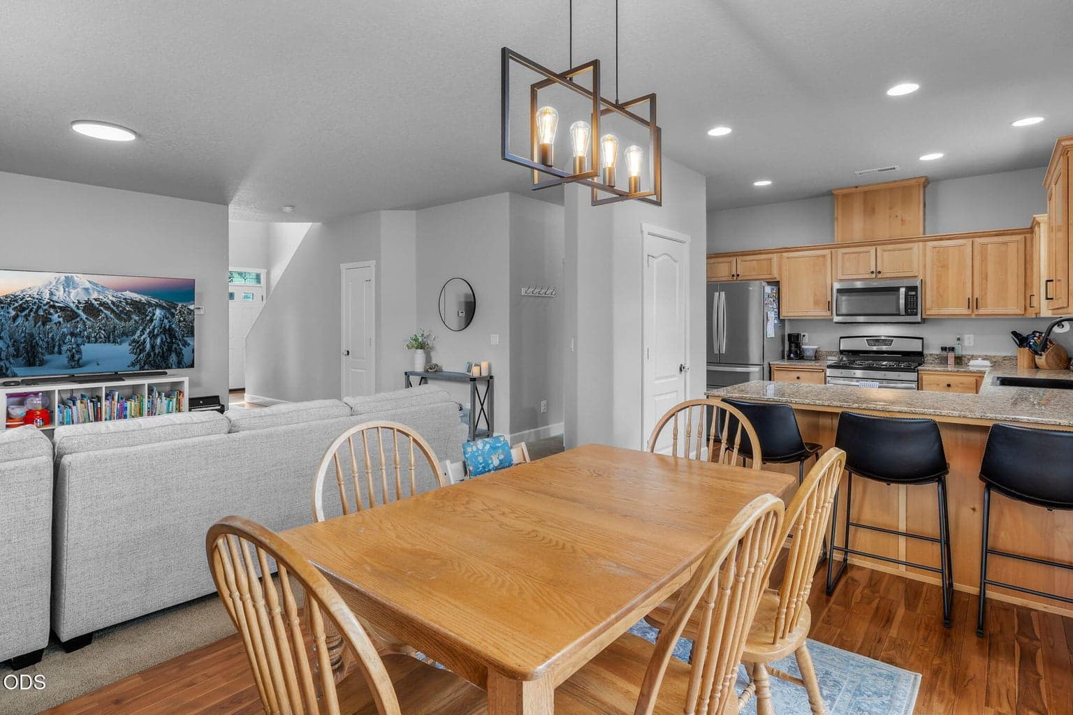 Photo of 21184 Silverado Valley Lane 10 of 37