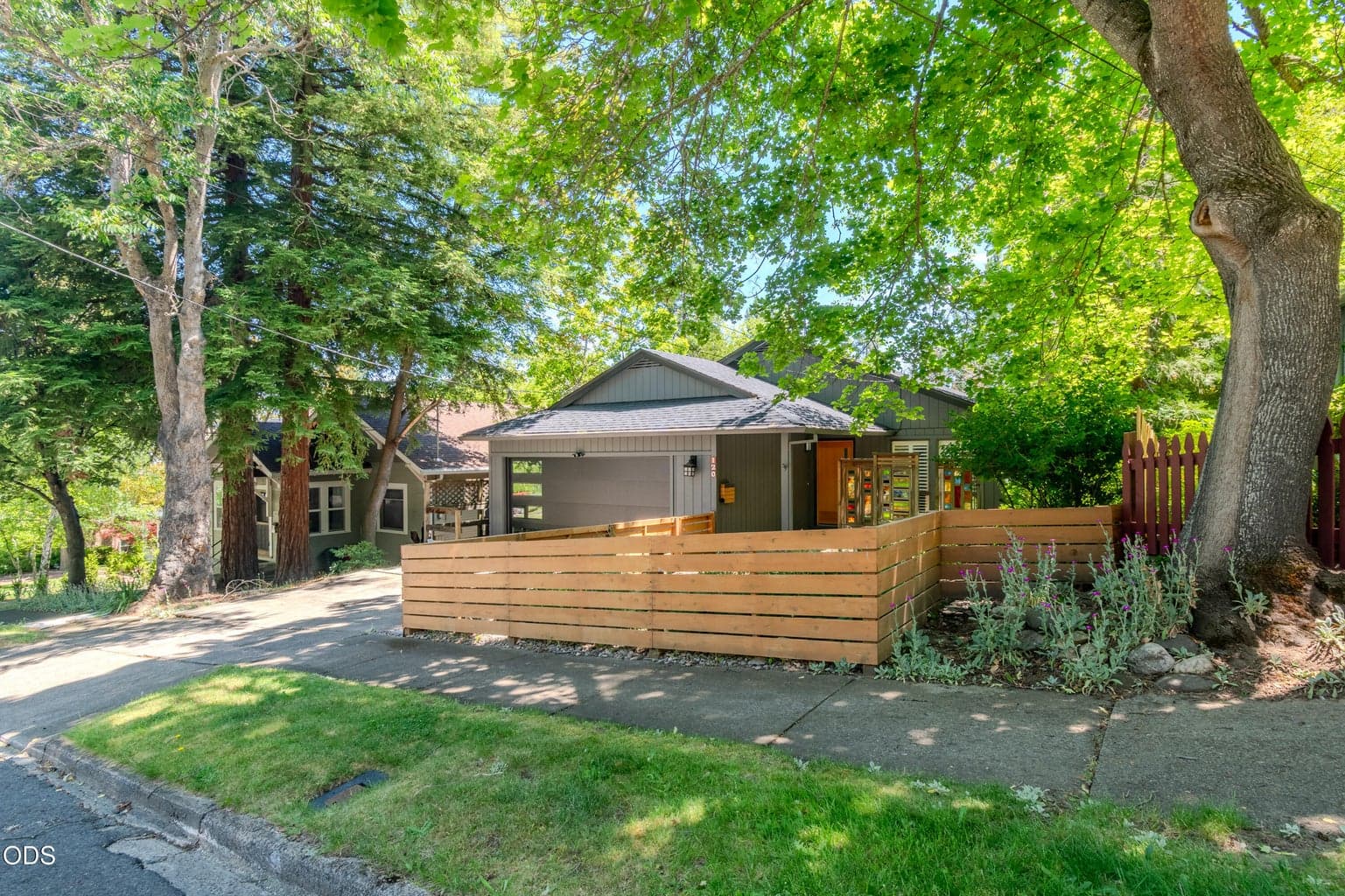 Photo of 120 Nob Hill 1 of 29