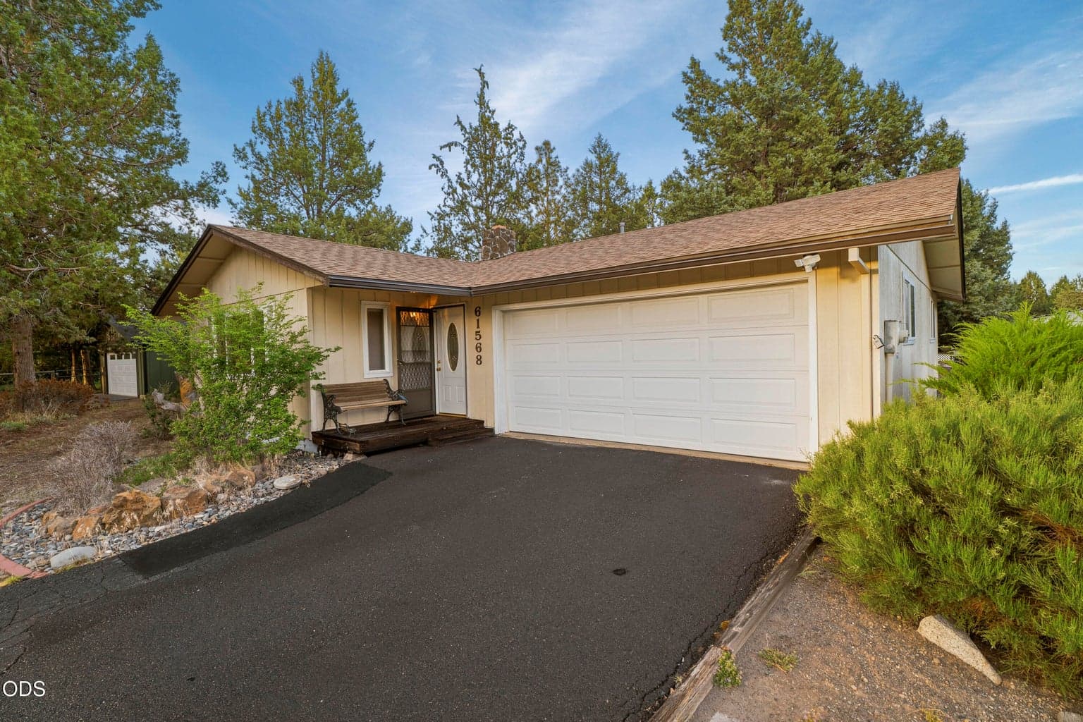 Welcome to your new home close to many of many of the things that make Bend great! Larkspur Community Center, Bend's newest library, two turns to the Old Mill, and more will keep you enjoying this quiet established neighborhood!