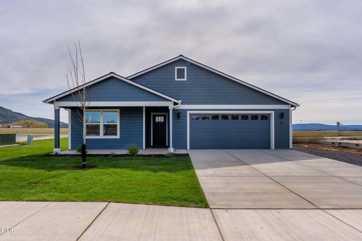 Photos of similar model. Actual floor plan and finishes may vary