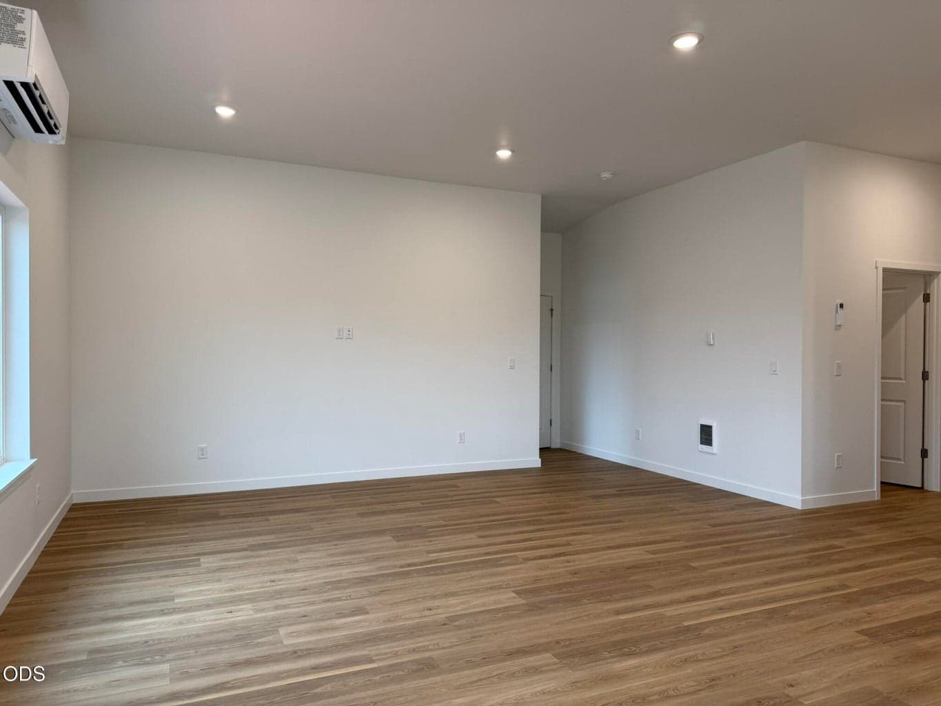 Photos of similar model. Actual floor plan and finishes may vary