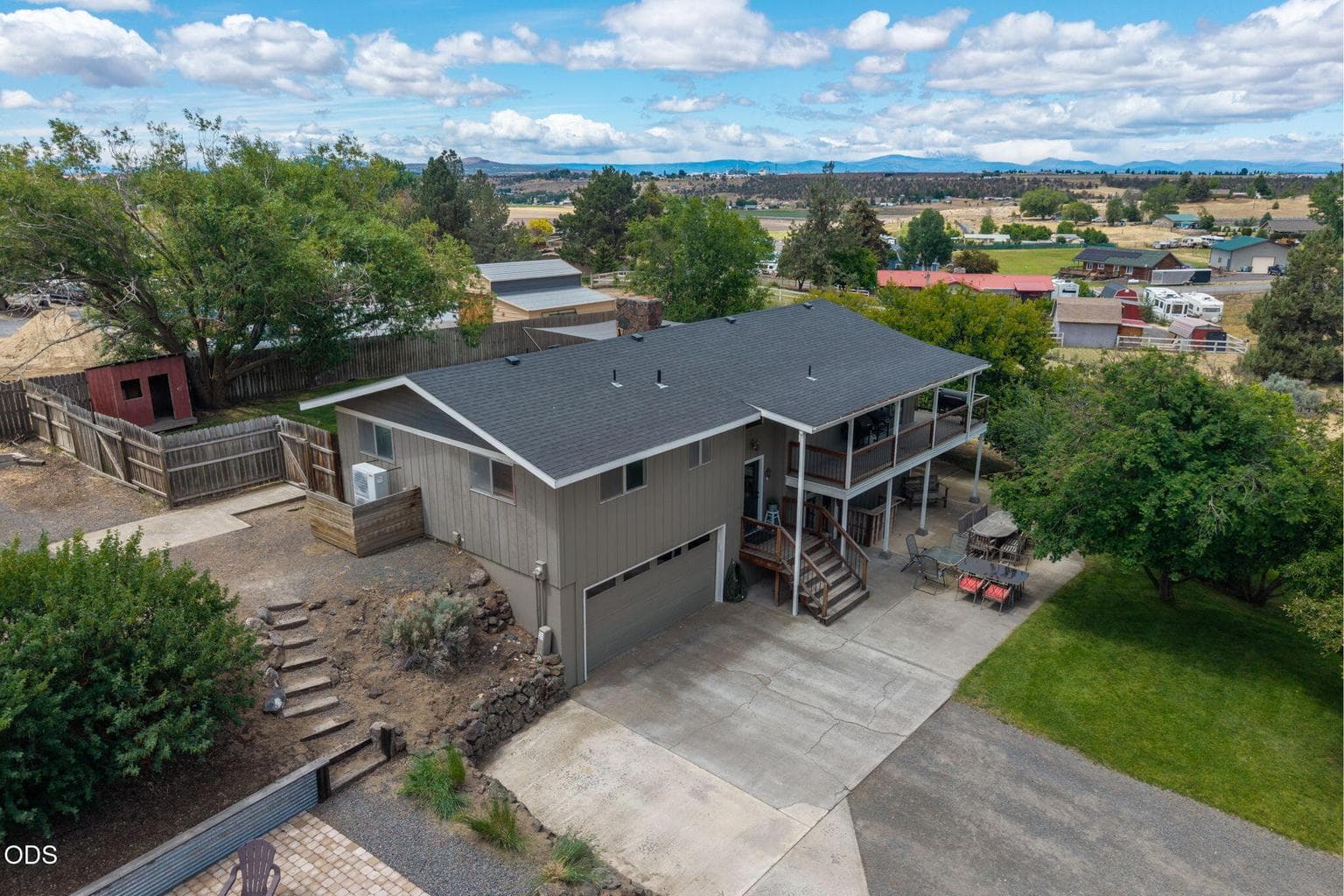 1561 Hilltop Lane