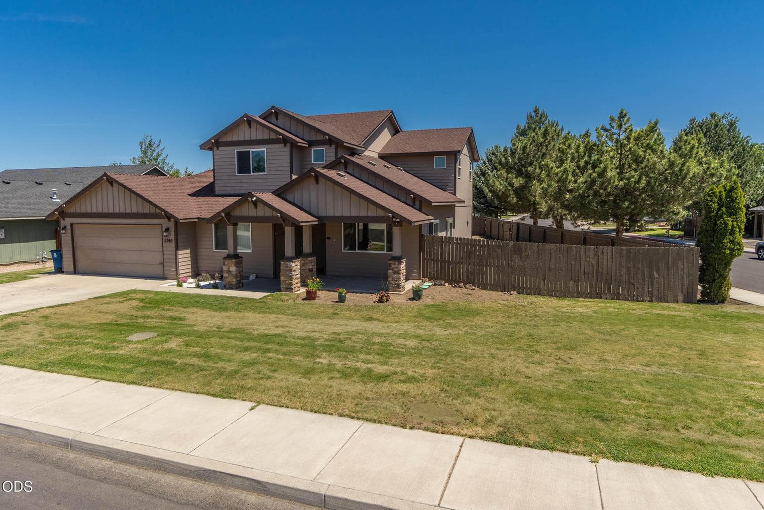 Photo of 2146 22nd 1 of 23