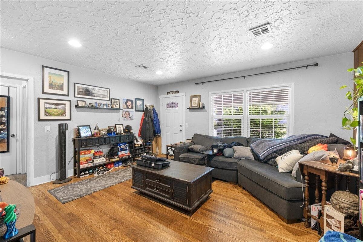 Photo of 441 1st 4 of 24