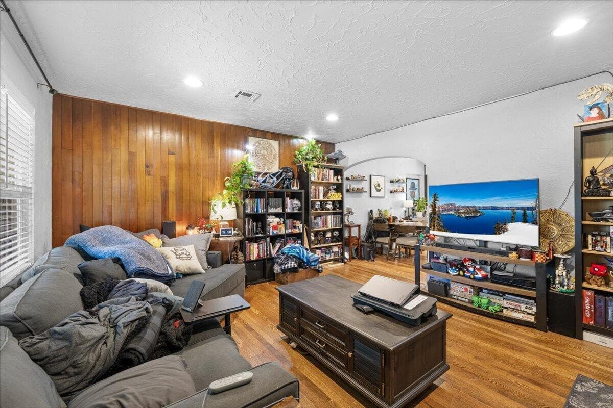 Photo of 441 1st 5 of 24