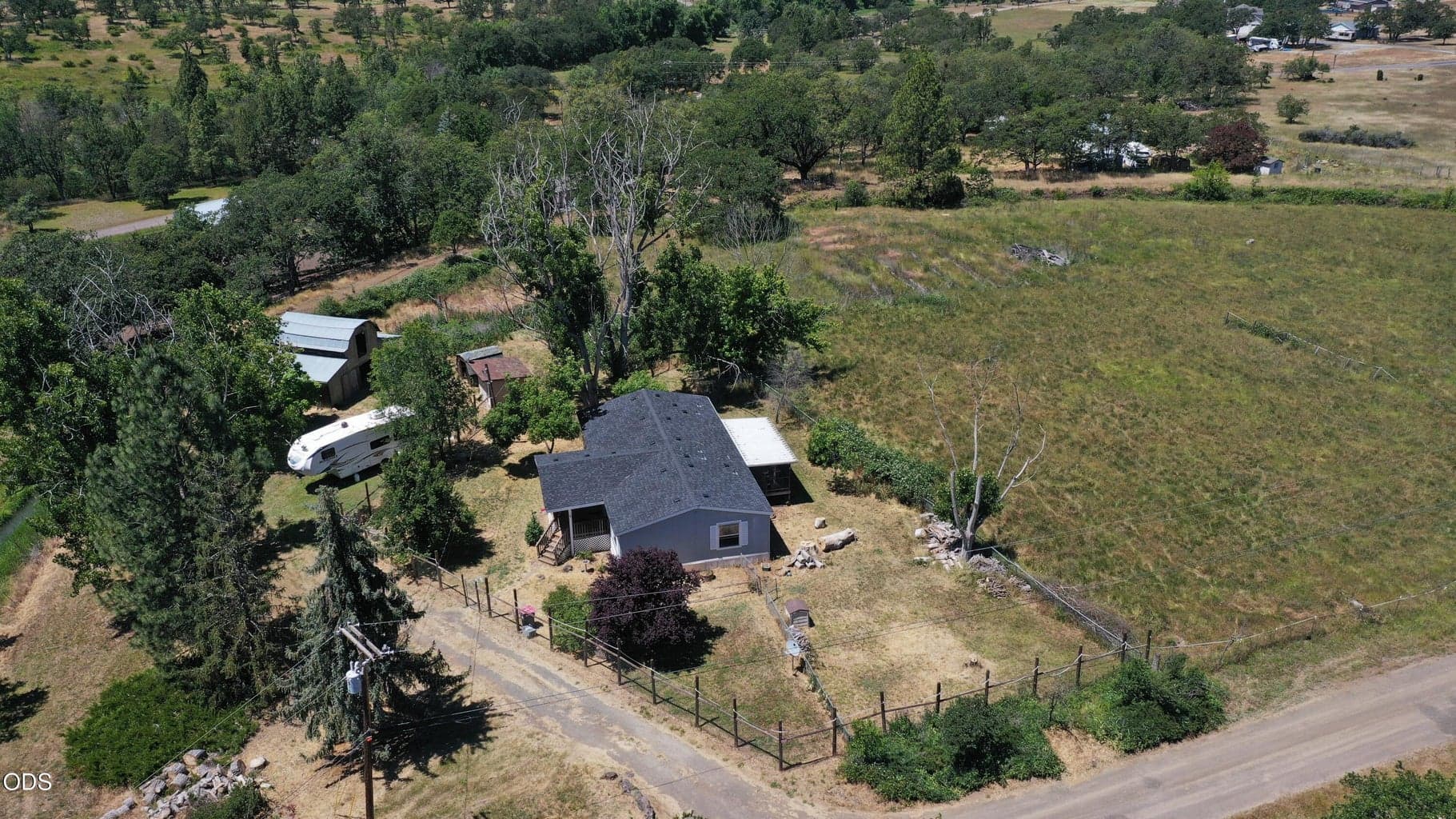 Photo of 1245 Davanna 5 of 25
