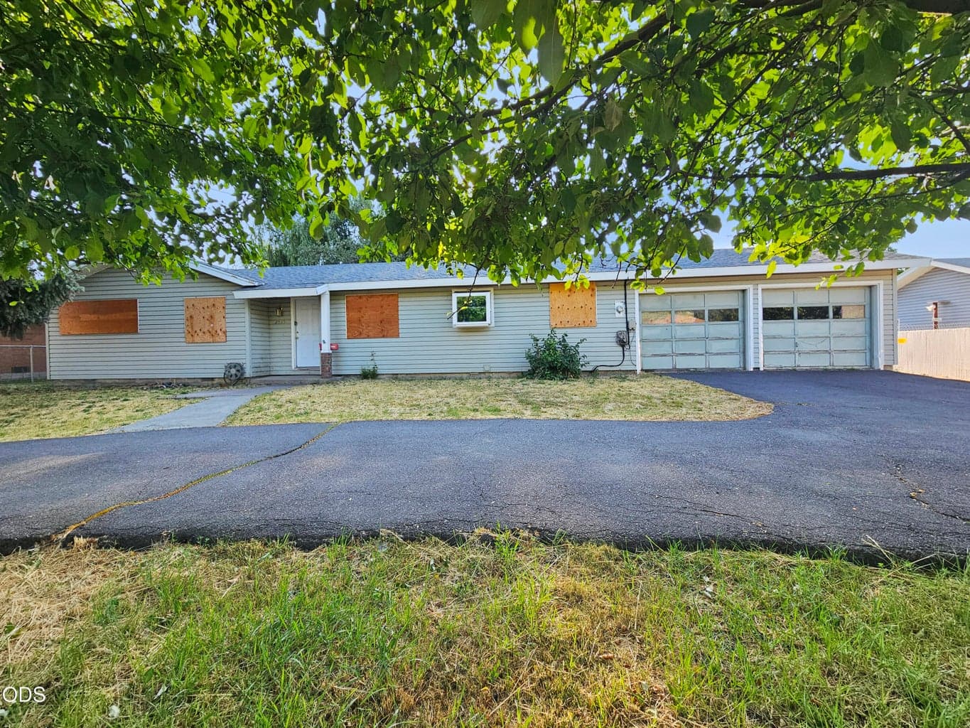 Photo of 2535 Madison 1 of 16