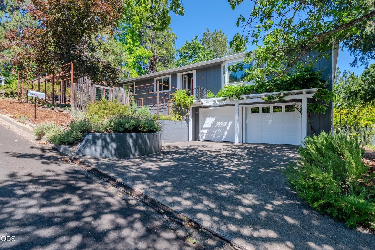 Photo of 615 Ashland 2 of 39