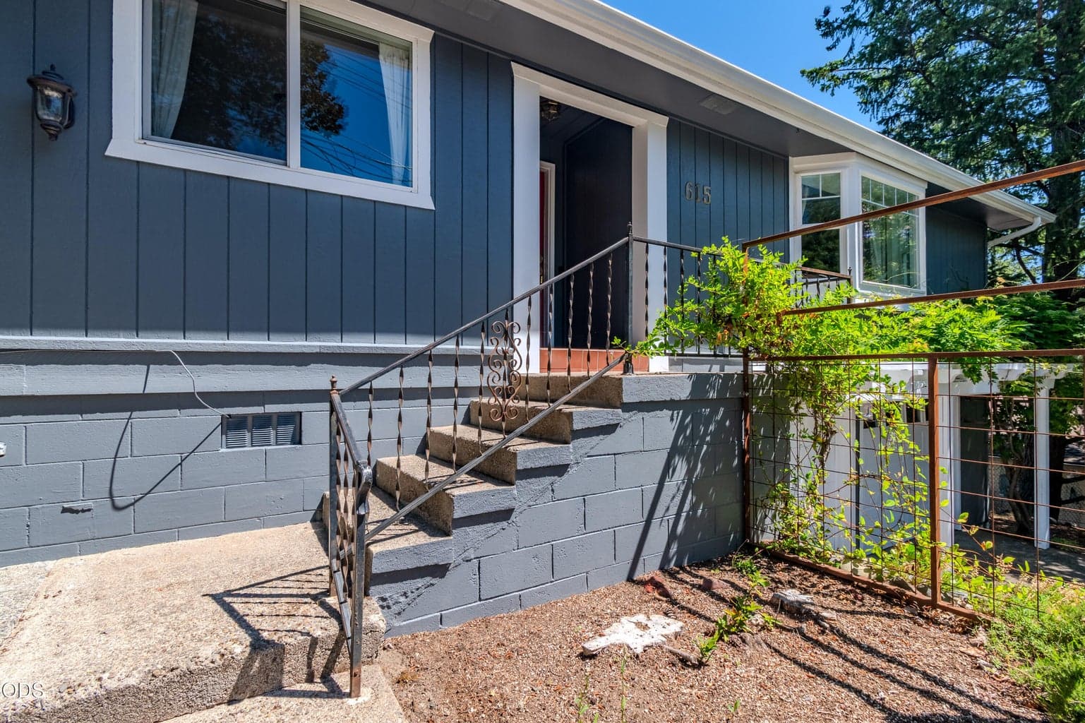 Photo of 615 Ashland 5 of 39