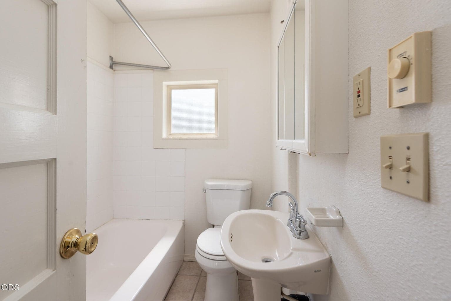 Full bathroom