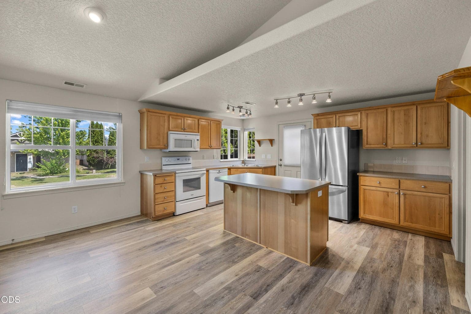 Photo of 20535 Sunderland Way 12 of 40