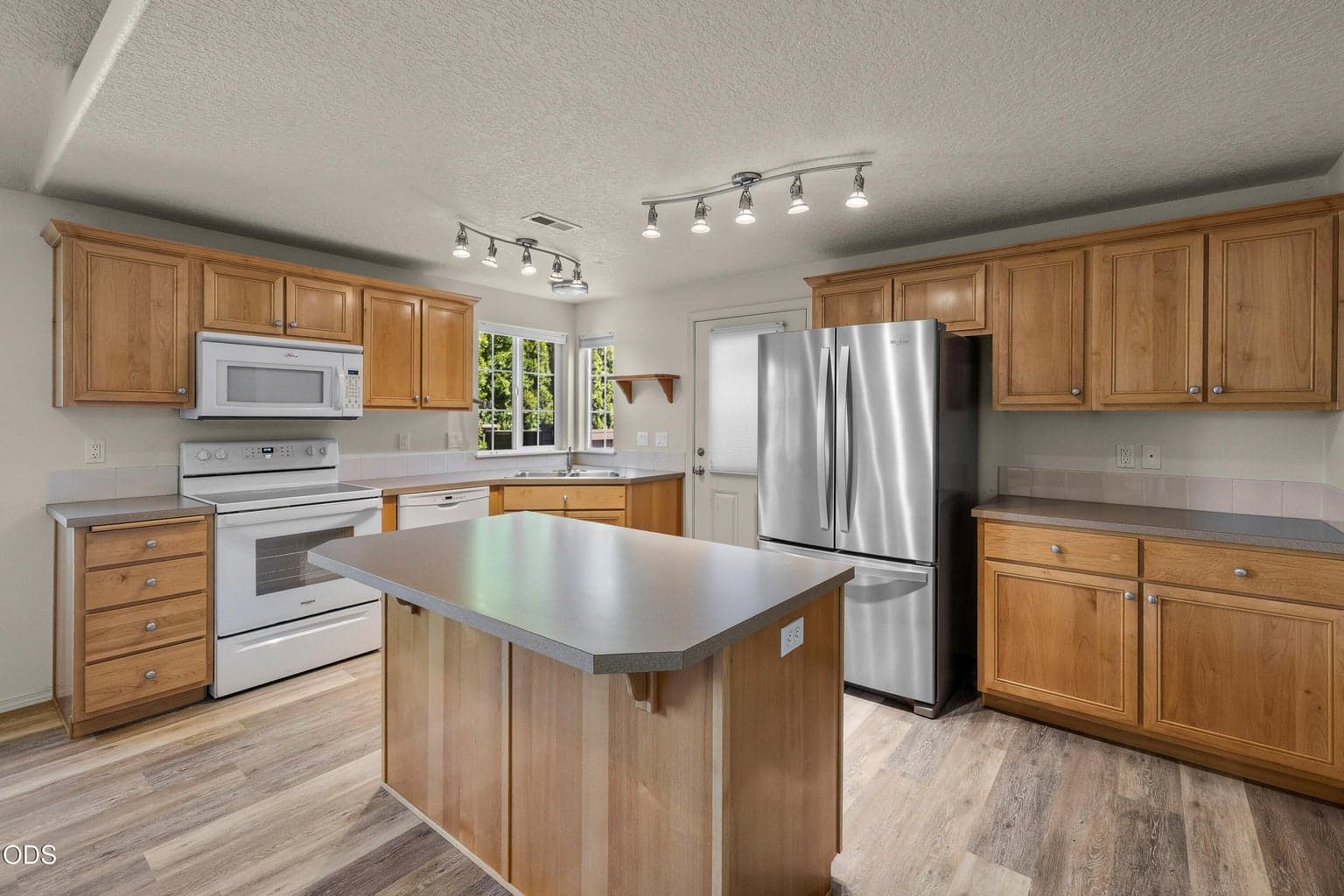 Photo of 20535 Sunderland Way 11 of 40