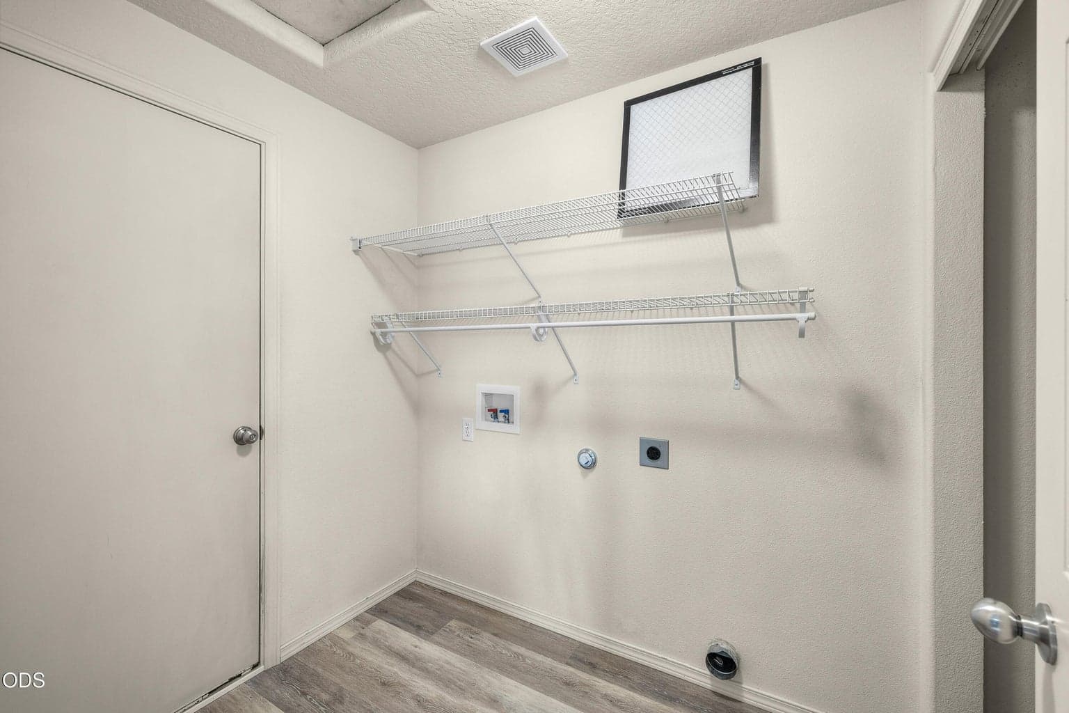 Photo of 20535 Sunderland Way 33 of 40