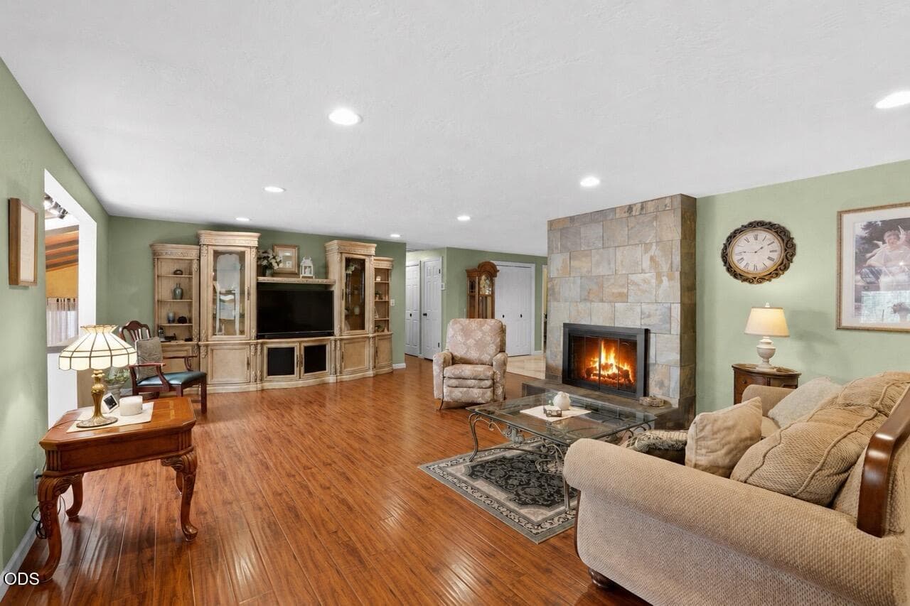 Photo of 1769 Serenity 5 of 43
