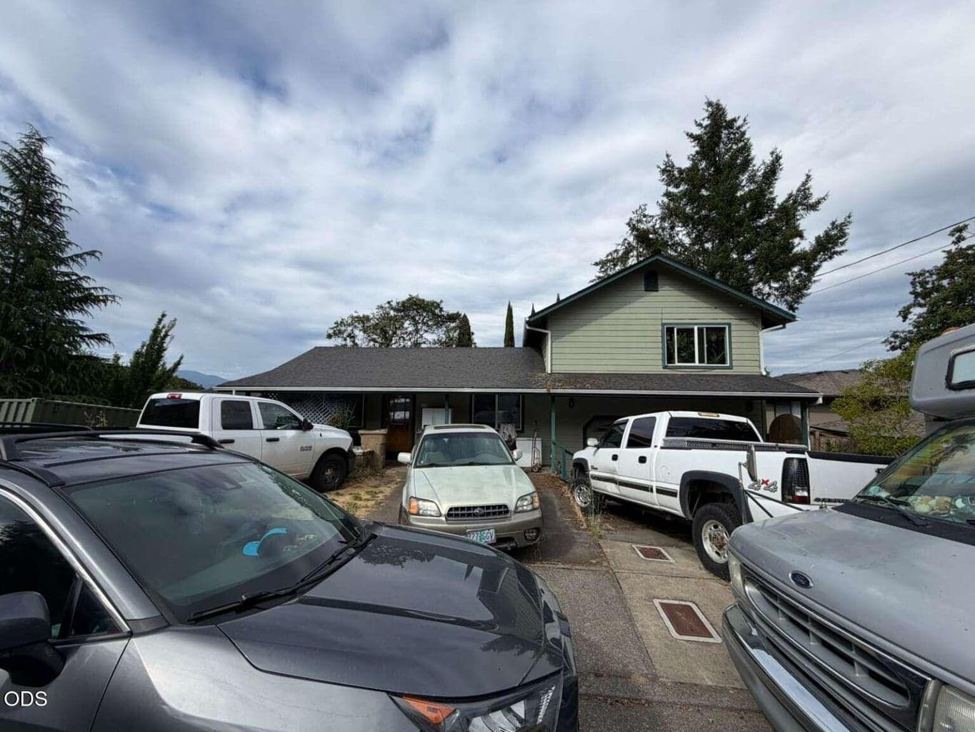 Photo of 1740 Beverly 1 of 11