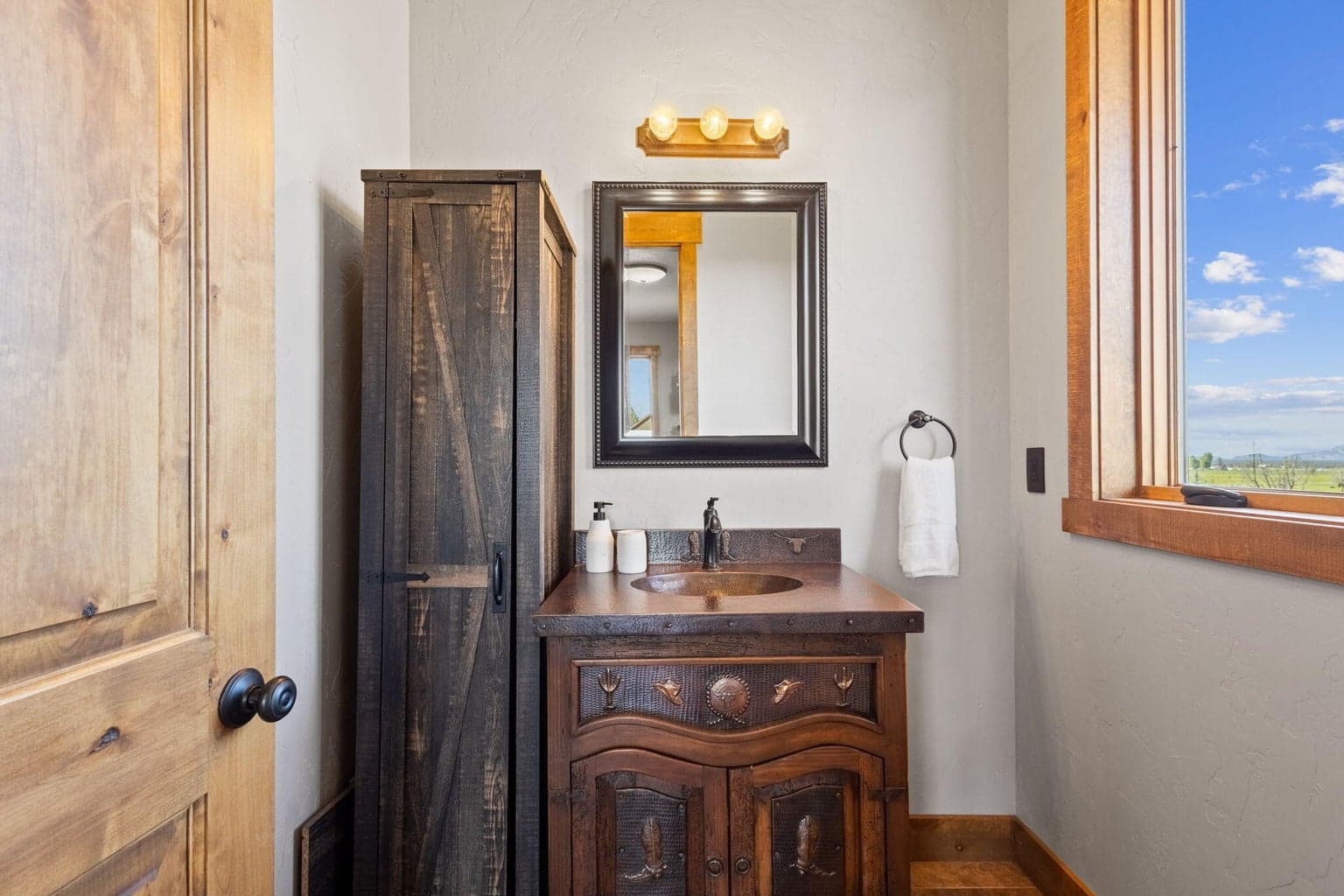 Half bath off of laundry room.