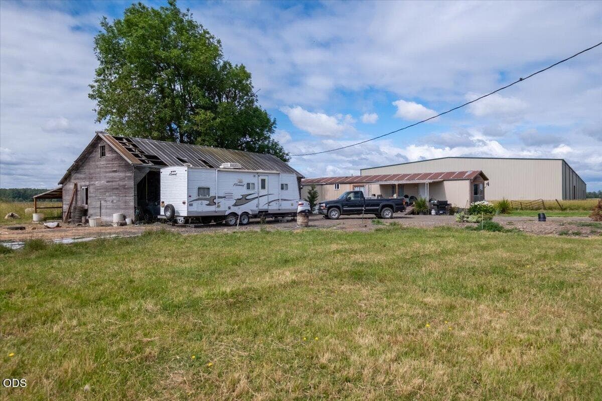 Photo of 1096 Talbot Road 5 of 36