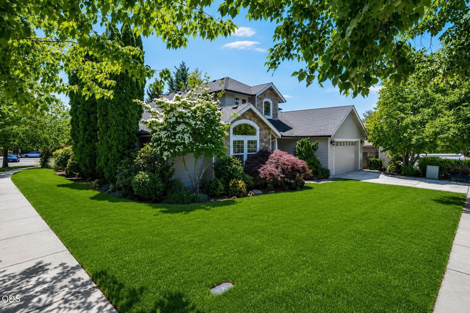 3880 Crystal Springs