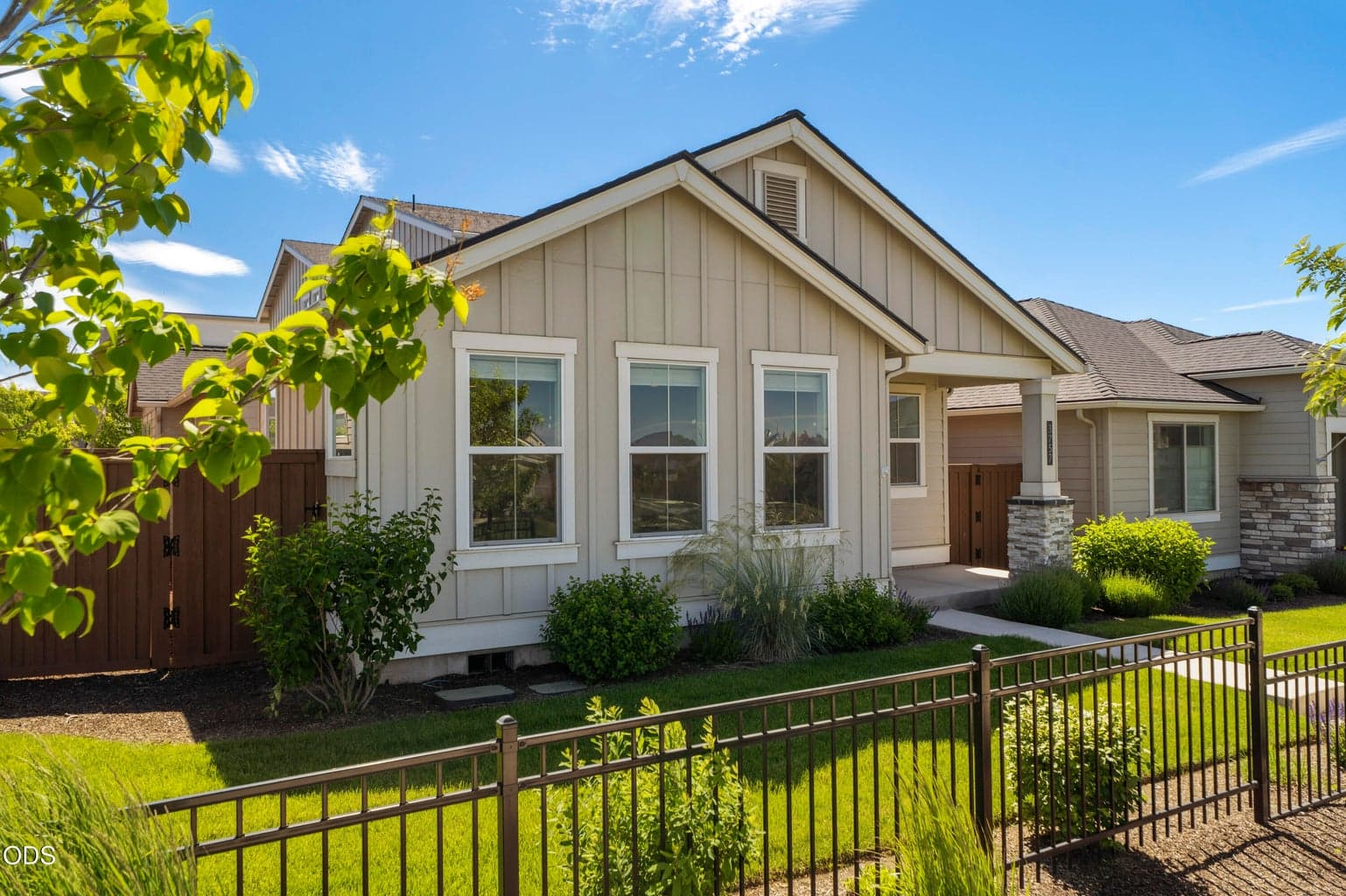 Photo of 3757 Petrosa 5 of 66
