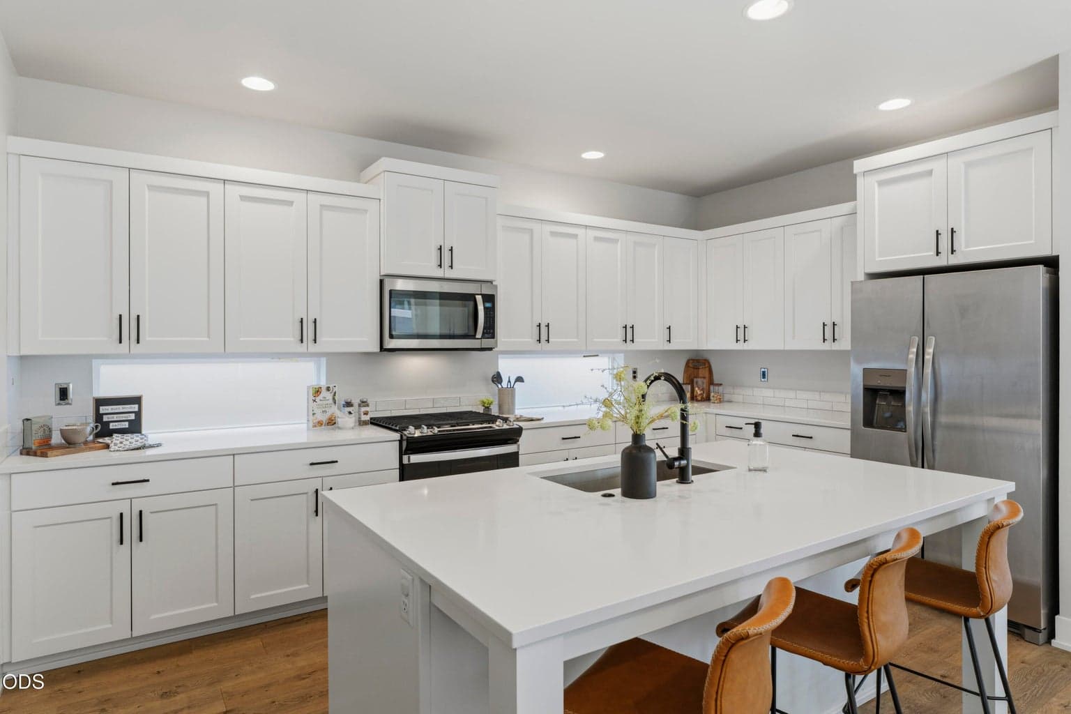 Photo of 3757 NE Petrosa Avenue 13 of 66