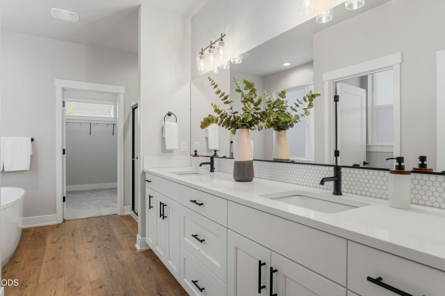 Photo of 3757 NE Petrosa Avenue 22 of 66