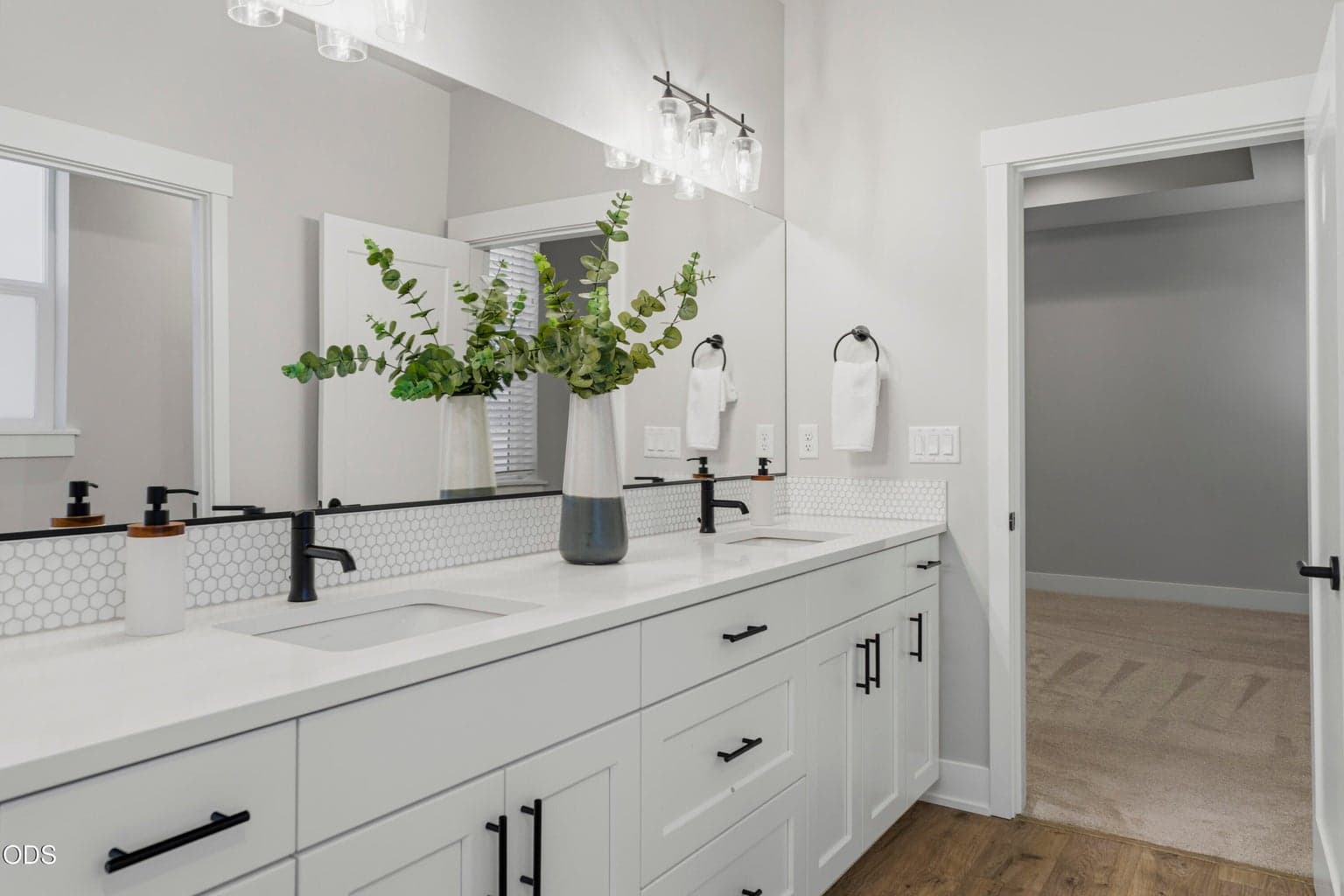 Photo of 3757 NE Petrosa Avenue 25 of 66