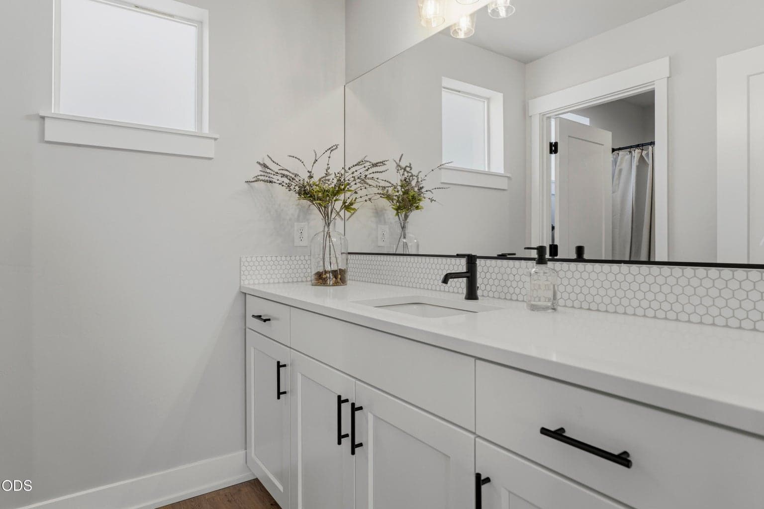 Photo of 3757 NE Petrosa Avenue 34 of 66