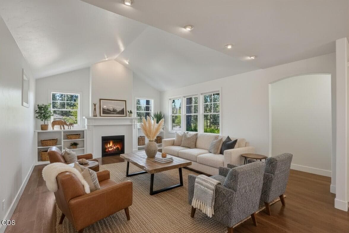 Photo of 19128 Park Commons 5 of 29