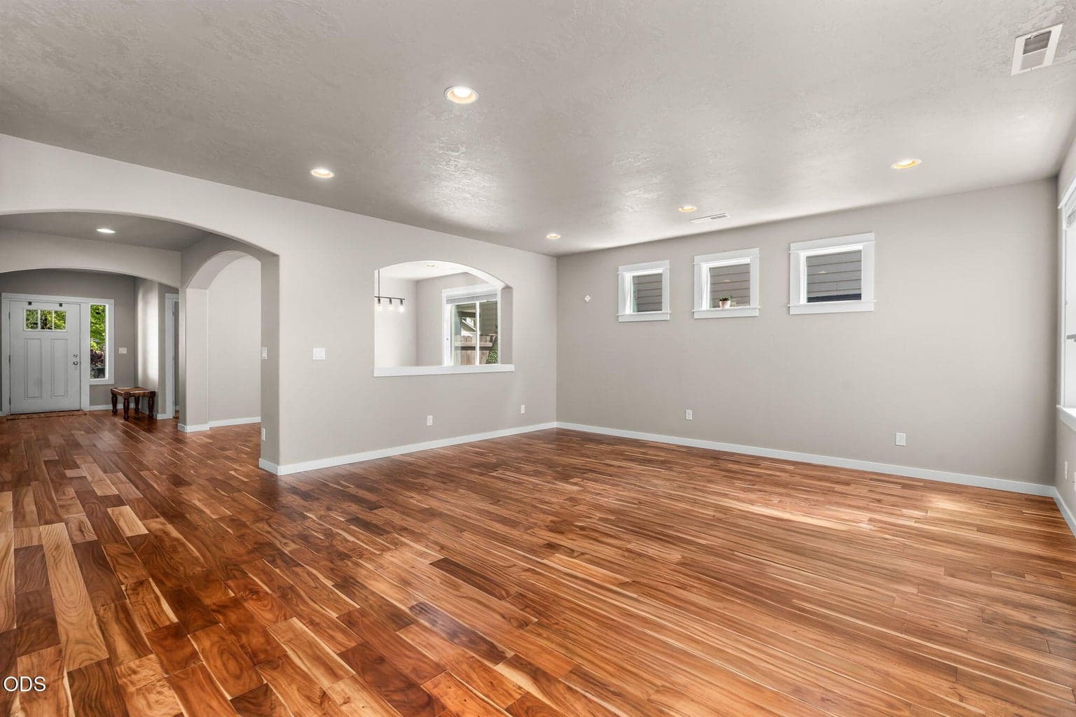 Photo of 60919 Sweet Pea Drive 6 of 59