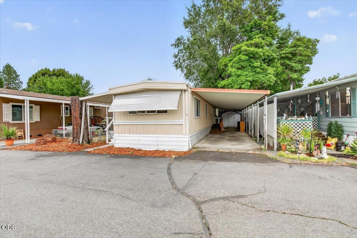 Photo of 306 Sandlewood 1 of 23