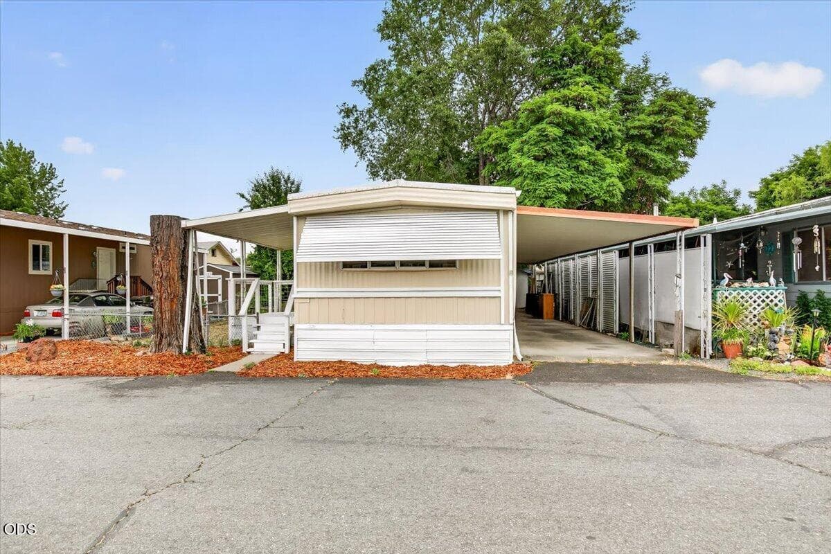 Photo of 306 Sandlewood 2 of 23