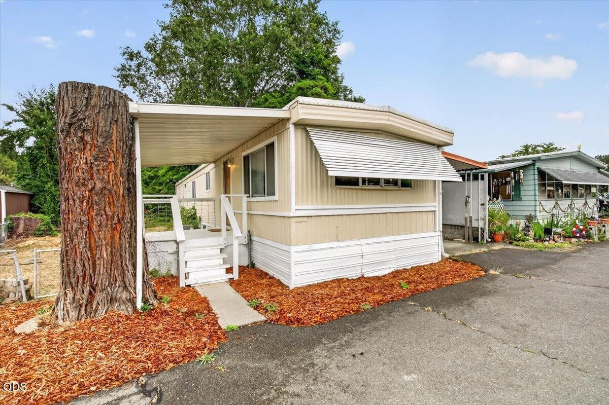 Photo of 306 Sandlewood 4 of 23
