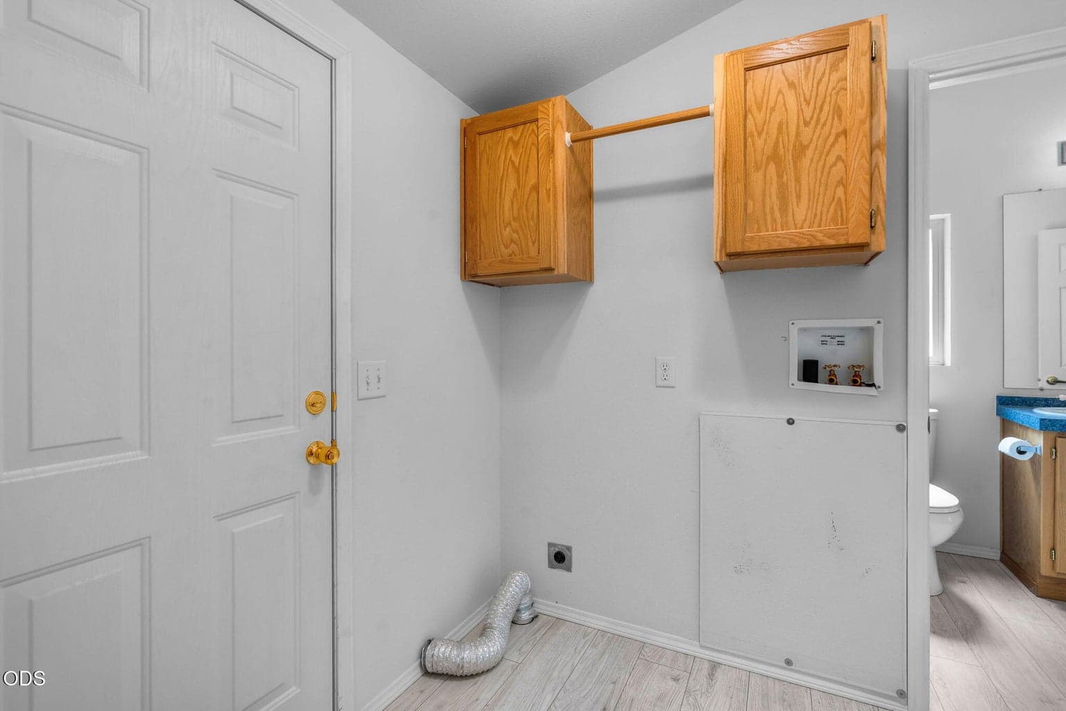 Photo of 811 NE Paiute Court 13 of 16