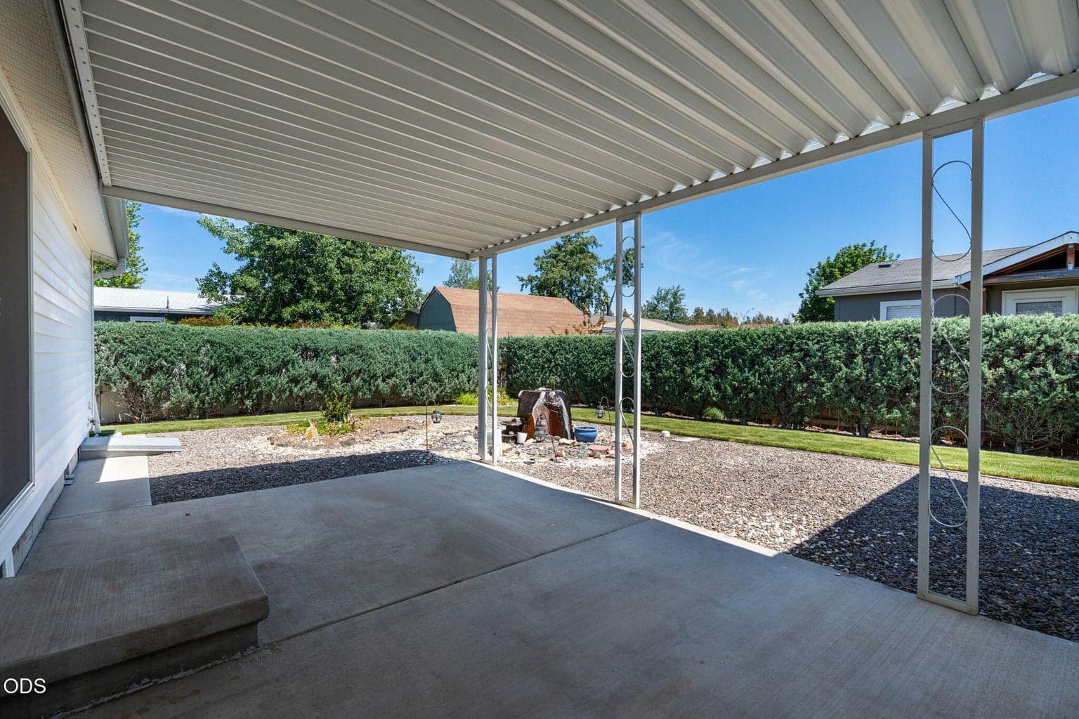 Photo of 811 NE Paiute Court 15 of 16