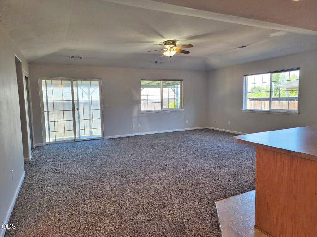 Photo of 977 Garden Springs 5 of 19